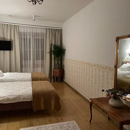 Hotel Saku Manor & Beerspa Saku