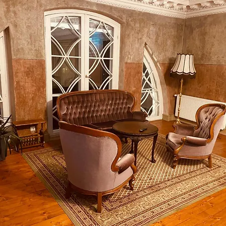 Saku Manor & Beerspa Hotel *