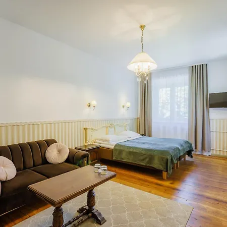 Manor & Beerspa Hotel Saku