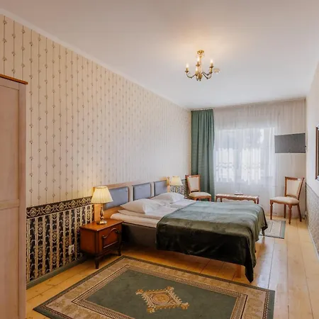 Hotel Saku Manor & Beerspa
