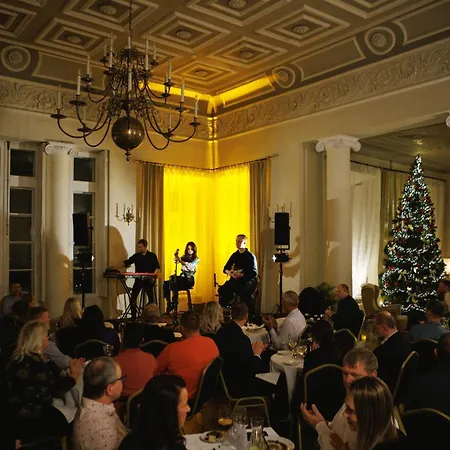 Manor & Beerspa Hotel *