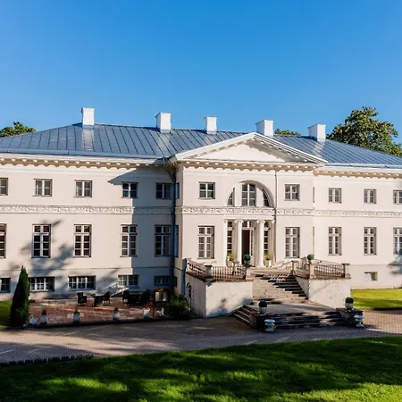 Hotel Saku Manor & Beerspa Saku