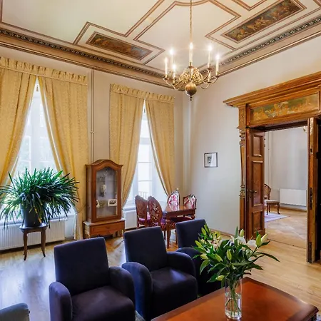 Manor & Beerspa Hotel Saku