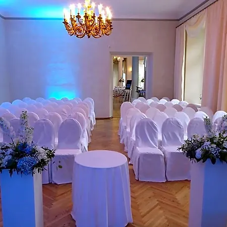 Manor & Beerspa Saku