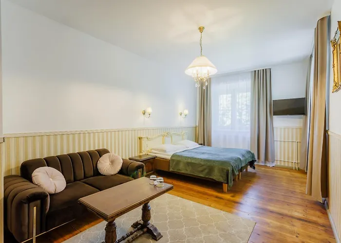 Manor & Beerspa Hotel Saku