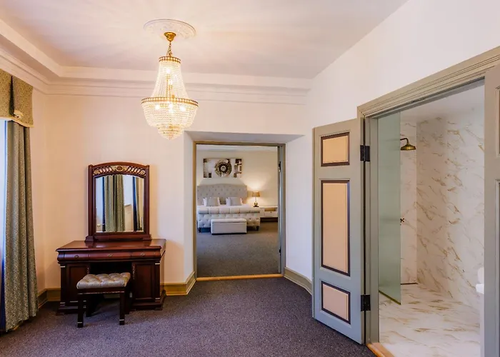 Manor & Beerspa Hotel *