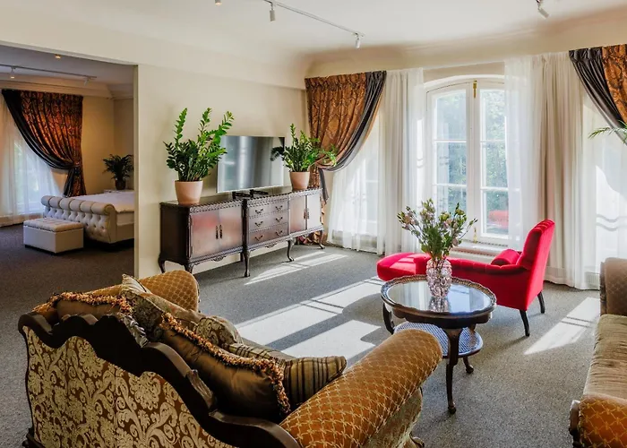 Manor & Beerspa Hotel *