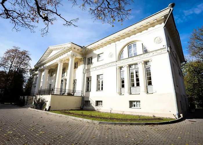 Manor & Beerspa Hotel *